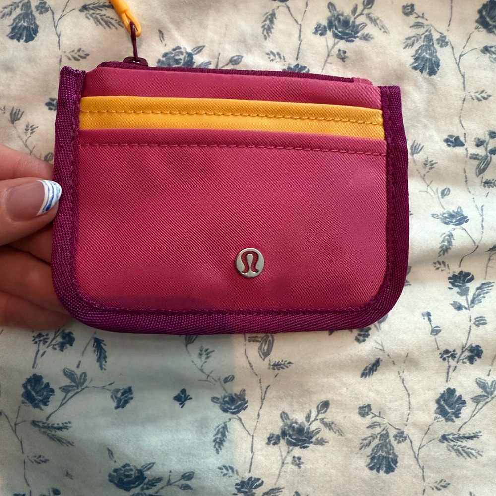Lululemon wallet color block